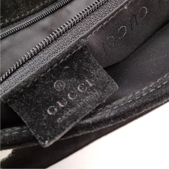 Sophisticated Black Shoulder Bag with Bamboo Handle - Picture 7 of 10